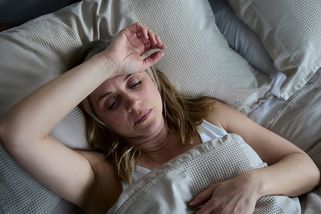 ŽENA-IN - Nevím, jak to věčné pocení přežiju, stěžuje si Zdenka, která je na začátku menopauzy